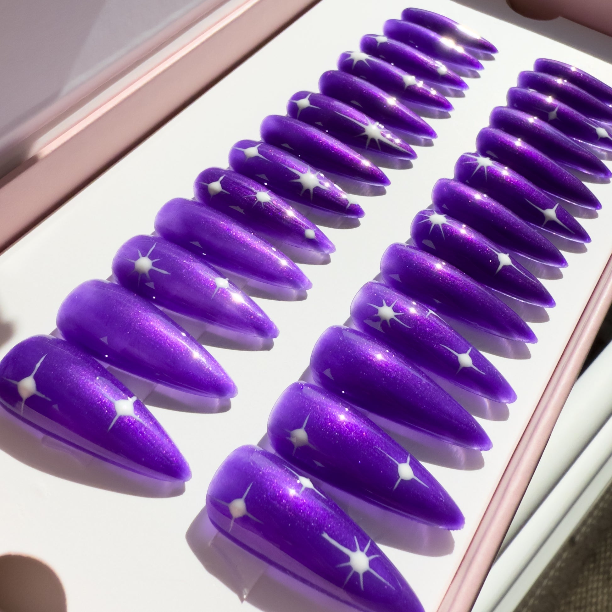 ongles stiletto