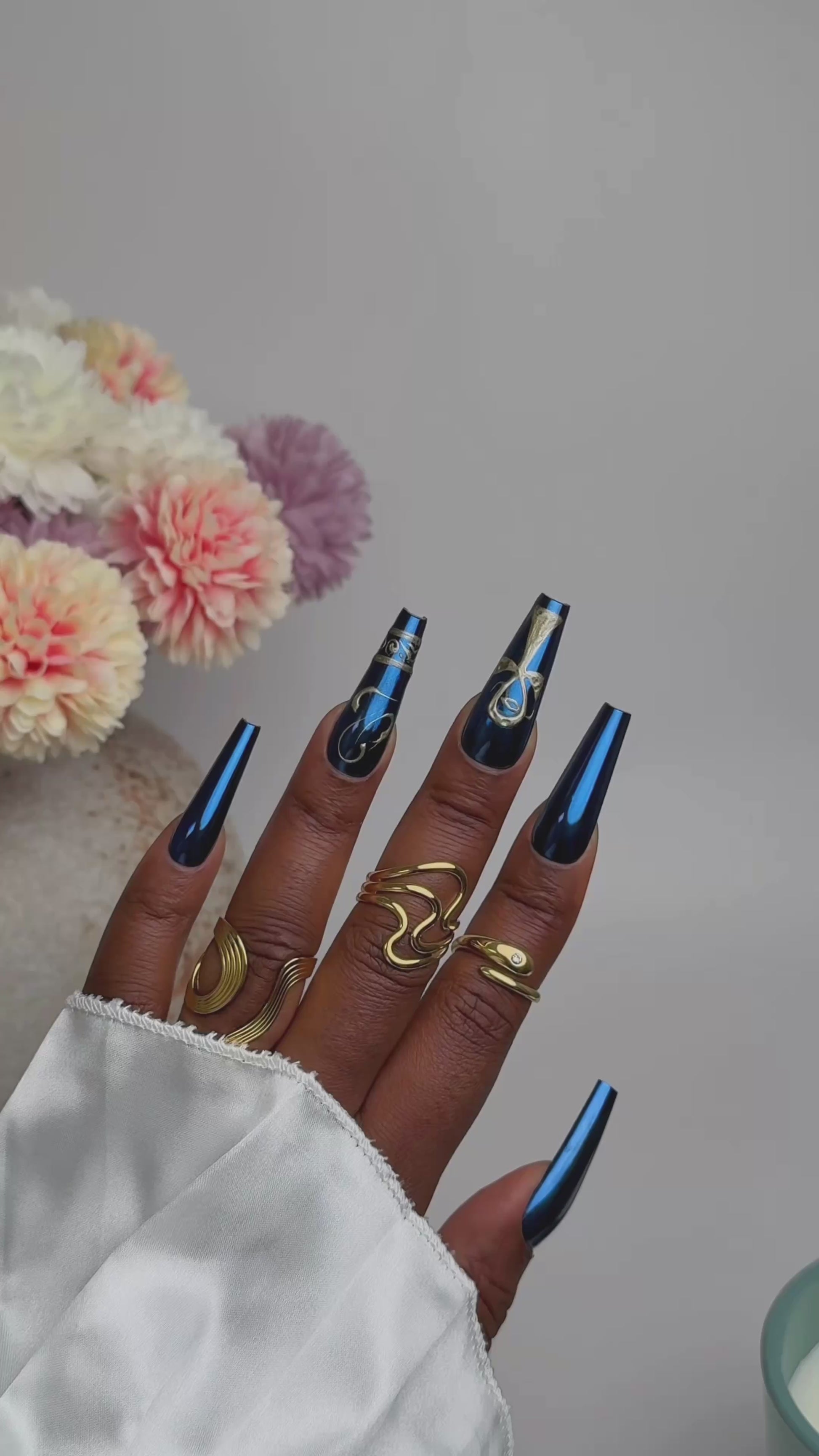 ongles longs , press on nails faits main. ongles réutlisables.